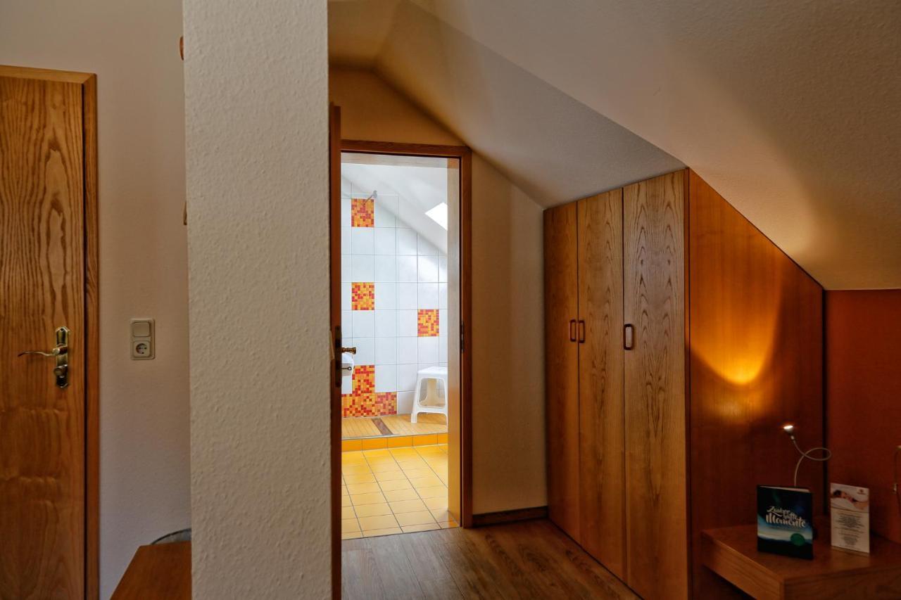 Konsum Gaestehaus Quisisana - Oberhof Oberhof  Ngoại thất bức ảnh