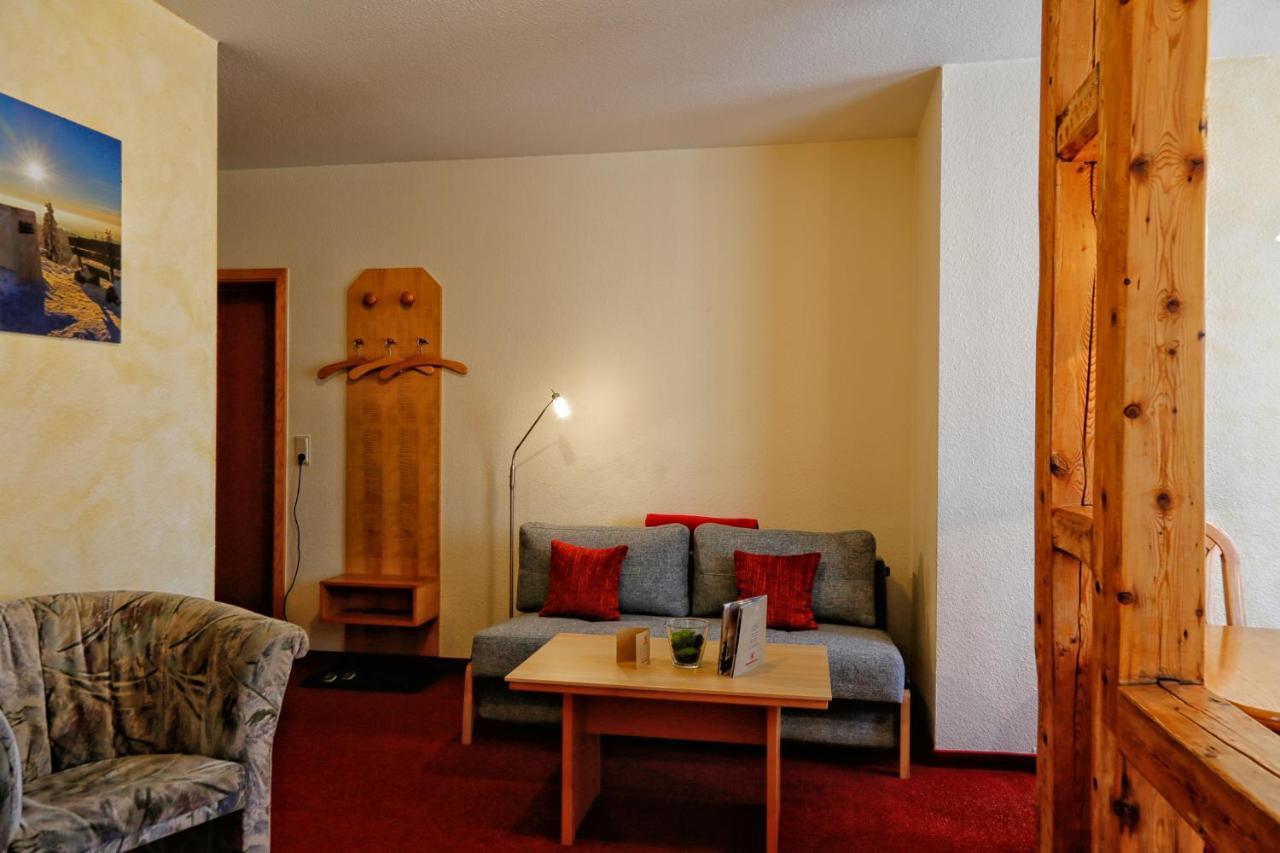 Konsum Gaestehaus Quisisana - Oberhof Oberhof  Ngoại thất bức ảnh