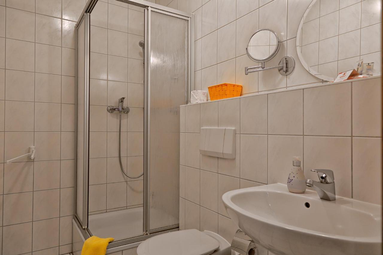 Konsum Gaestehaus Quisisana - Oberhof Ngoại thất bức ảnh